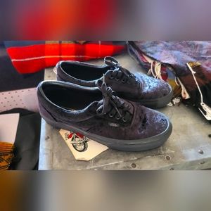Vans Velvet Black Sz 8 men's Sz 9.5 women's